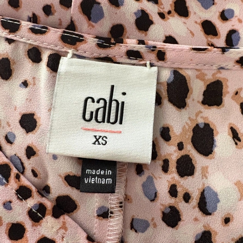 Cabi 5980 Seaside Top Pink Panther Animal Print Ruched Sleeve V-Neck Blouse XS - Picture 4 of 5